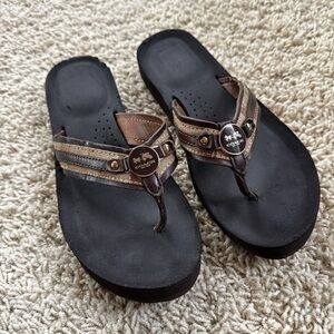 Coach Women’s Black and Brown Flip-Flops